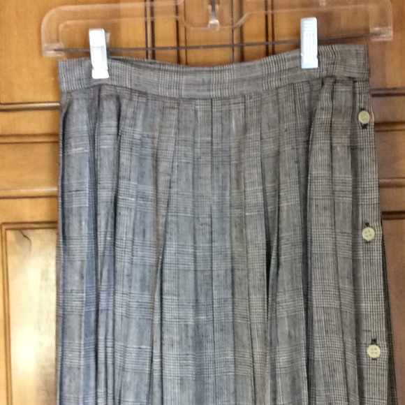 FINAL SALE PRICE Frank Borenstein Plaid Wool Skirt in Size 8 - Picture 3 of 7